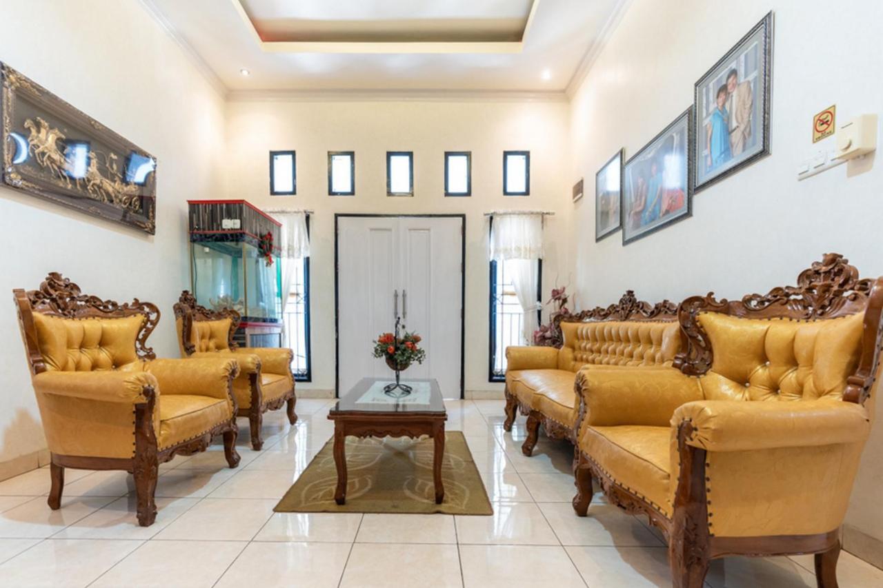 Reddoorz @ Pengayoman Panakkukang 3 2* Makassar